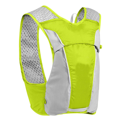 Gli sport dello zaino dell'acqua corrente della bicicletta trascinano il pacchetto di idratazione che esegue la borsa della maglia